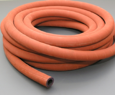 Click to enlarge - Top of the range steam hose. Wire braided for use with saturated and super heated steam. Used with bolt type finger lock clamps. This hose is very flexible and is resistant to abrasion and handles well in a tough environment.

Also available in black or white cover